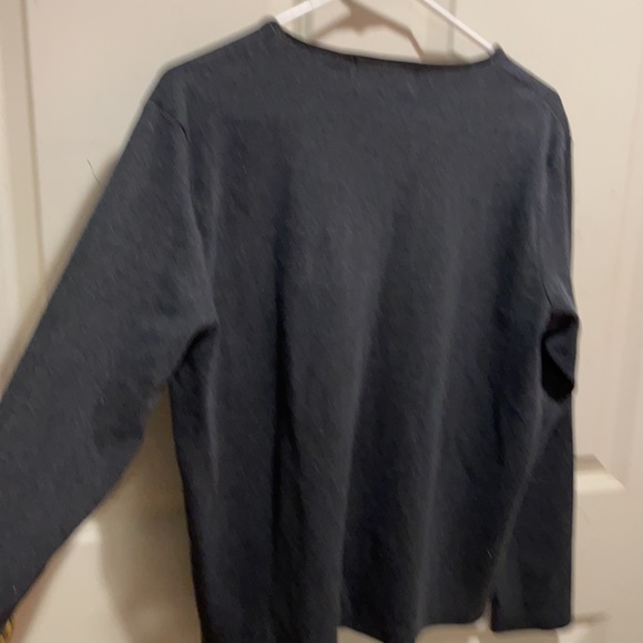 Newton Trading Co xl grey top velvety neckline SALE - Picture 6 of 7